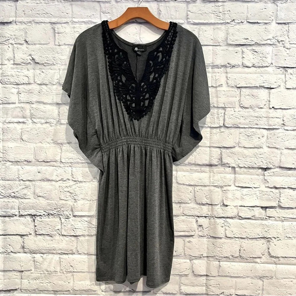 AB Studio‎ Gray Short Sleeve Dress with Black Details at Neck - Picture 1 of 6